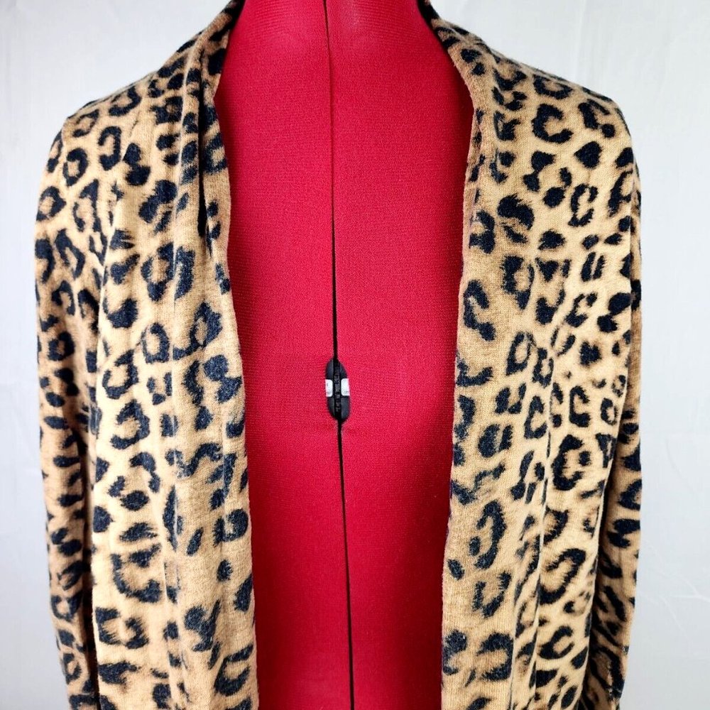 Chico's Leopard Cheetah Print Long Sleeve Open Front Cardigan - size 1 (M) - Picture 3 of 9